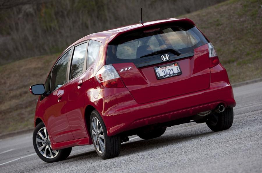  Honda Fit Sport 2013 года  (фото 29 из 31)